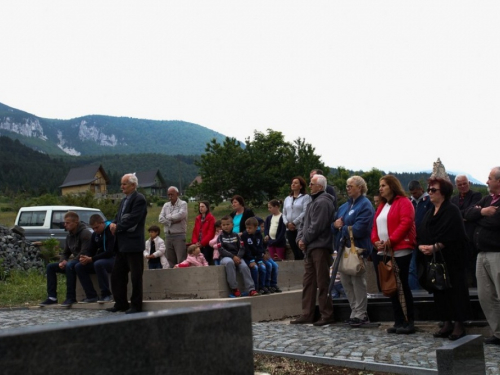 FOTO: Blagoslov gradilišta i kamena temeljca nove filijalne crkve na Risovcu