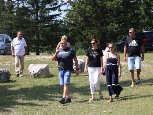 FOTO: Na Vranu služena sv. misa za poginule duvandžije