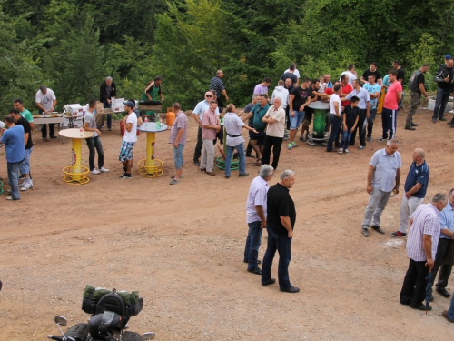 FOTO: Na Pomenu otkrivena spomen-ploča dvojici poginulih branitelja iz Rame