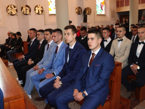 FOTO/VIDEO: Matura 2023. - Defile mladosti na ulicama Prozora