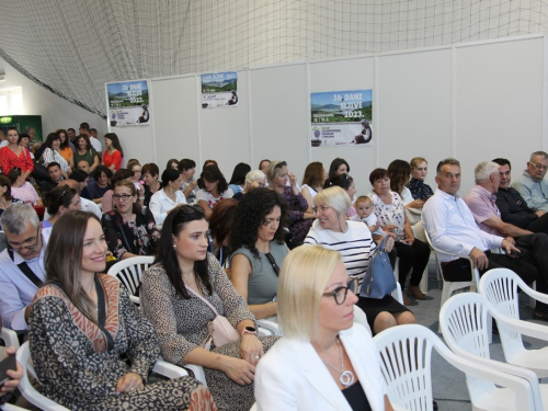 FOTO: Otvoren 16. sajam ''Dani šljive Prozor - Rama 2023.''