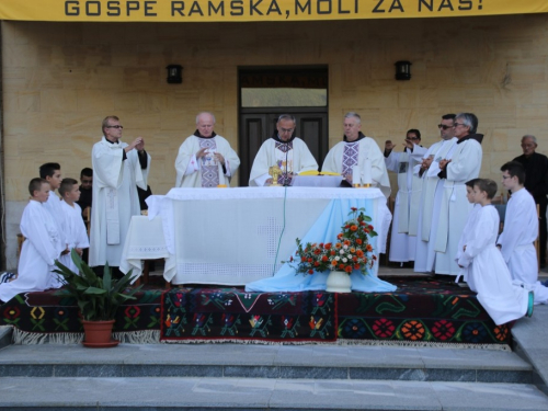 FOTO: Misa Uočnica povodom proslave Velike Gospe u župi Rama Šćit