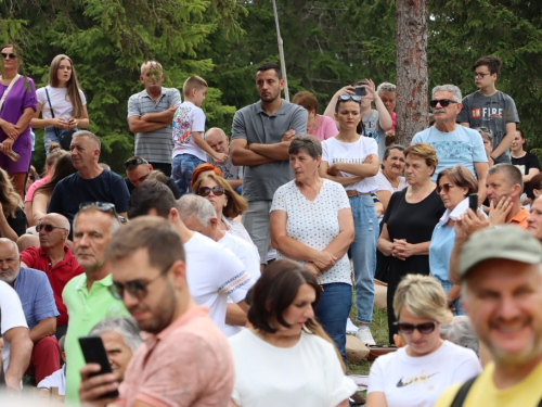 FOTO/VIDEO: Tisuće vjernika na Kedžari proslavilo Divin dan