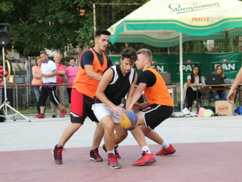 FOTO: Ekipa ''ALF Market'' osvojila Streetball za juniore