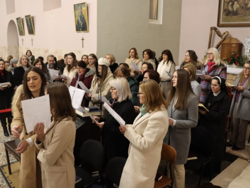 FOTO: Polnoćka u crkvi Uznesenja Blažene Djevice Marije na Šćitu