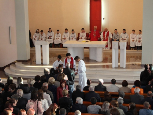 FOTO: Veliki petak u župi Prozor