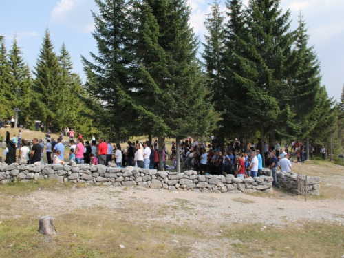 FOTO: Na Vran planini služena misa za poginule duvandžije