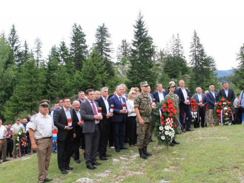 Foto: Stipića livada - 25. obljetnica stradanja hrvatskih civila i vojnika