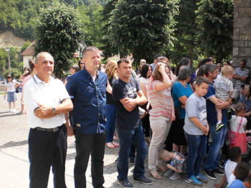 FOTO: Vanjska proslava sv. Ante u župi Gračac