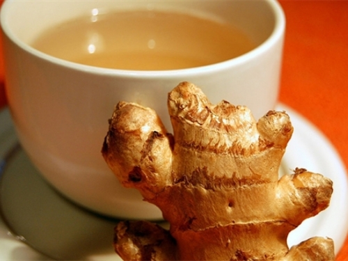 Recept za čaj od đumbira koji će ublažiti grlobolju i kašalj