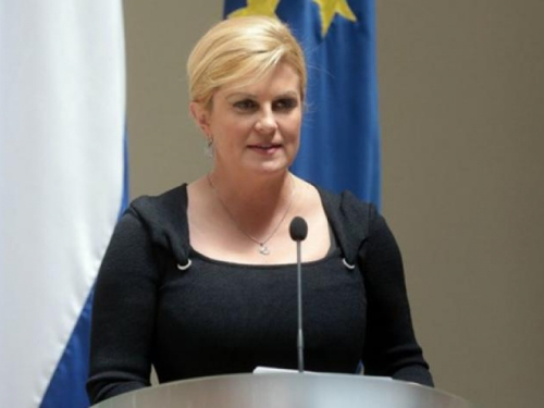 Kolinda protiv Plenkovića: "Vojska je ranije mogla izaći na teren"