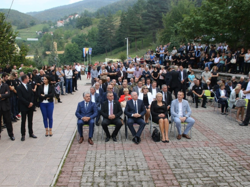 FOTO/VIDEO: Na Uzdolu obilježena 23. obljetnica stravičnog pokolja nad Hrvatima