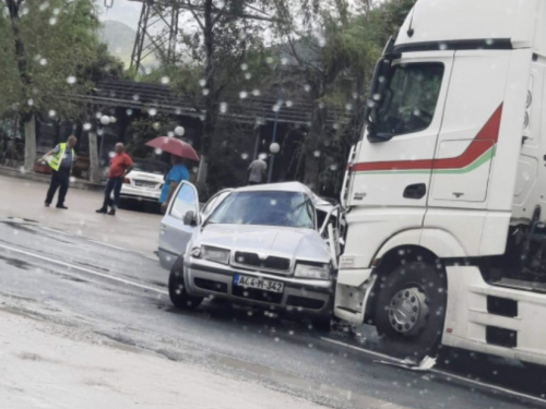 Jablanica: Preminuo 20-godišnjak, 18-godišnjakinja zadobila teške tjelesne ozljede