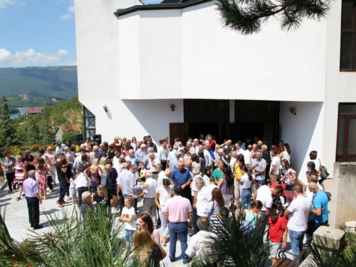 Foto: Vanjska proslava sv. Ane u Podboru