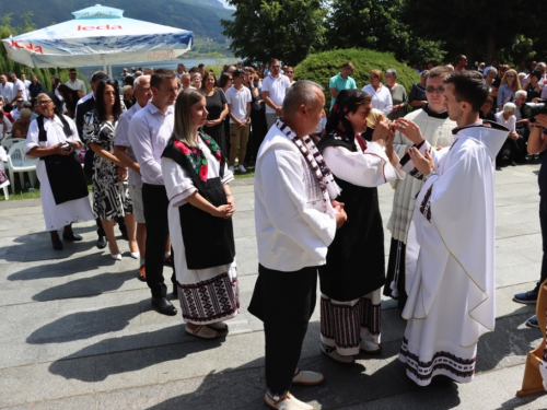 FOTO: Na Šćitu svečano proslavljena Velika Gospa i Mlada misa fra Mile Belje