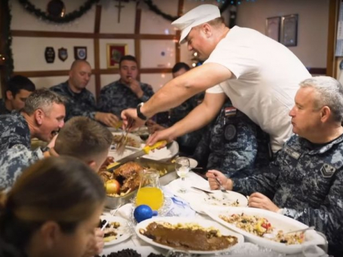 NATO-va čestitka s hrvatskim vojnicima u glavnoj ulozi