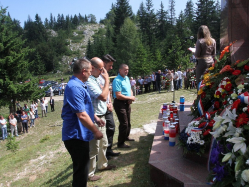 FOTO: Obilježena 22. obljetnica stradanja 39 Hrvata na Stipića livadi