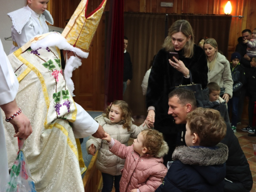 FOTO: Sv. Nikola i ove godine razveselio djecu u župi Rama-Šćit
