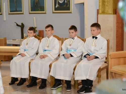 FOTO: Prva pričest na Uzdolu