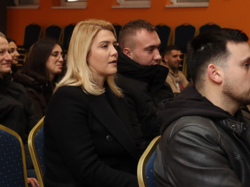 FOTO: Tečaj priprave za brak u župi Gračac