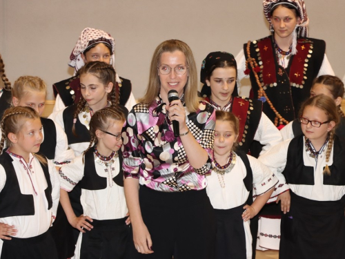 FOTO/VIDEO: Škola folklora u Prozoru koncertom predstavila svoj rad