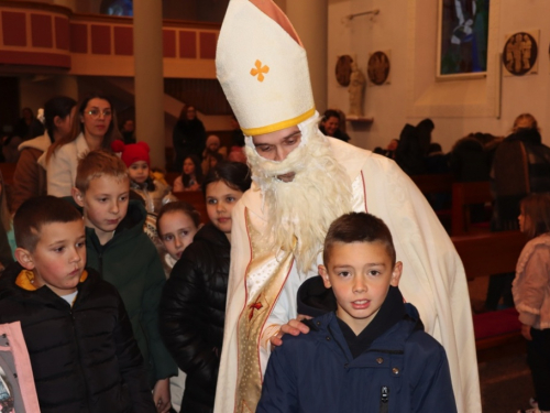 FOTO: Sv. Nikola posjetio župu Prozor