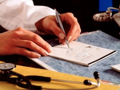 Zašto doktori imaju ružan i nečitak rukopis?