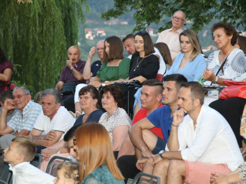 FOTO: Promocija knjige dr. sc. Šimuna Novakovića i druga večer trodnevnice na Šćitu