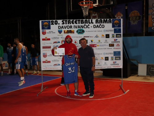 FOTO: Ekipa ''Ba.Riba'' pobjednik 20. Streetball Rama 2022.