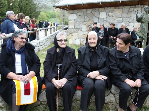 FOTO: Druženje Rumbočana i sv. misa na Zahumu