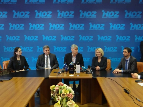 Predstavljeni HDZ-ovi ministri
