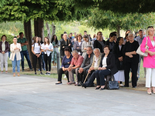 FOTO: Na Šćitu započela trodnevnica, Mladu misu slavio p. Marko Petričević