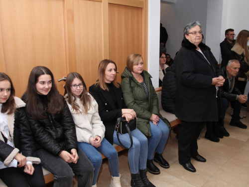 FOTO: Drugi dan duhovne obnove u župi Rumboci i koncert VS „Arabella“