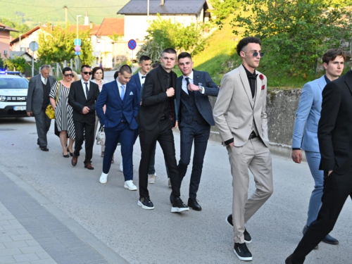 Uskoplje ispratilo 63 maturanta, među njima i 16 iz Prozora-Rame