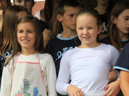 FOTO: Dani kruha i zahvalnosti za plodove zemlje u OŠ Marka Marulića Prozor