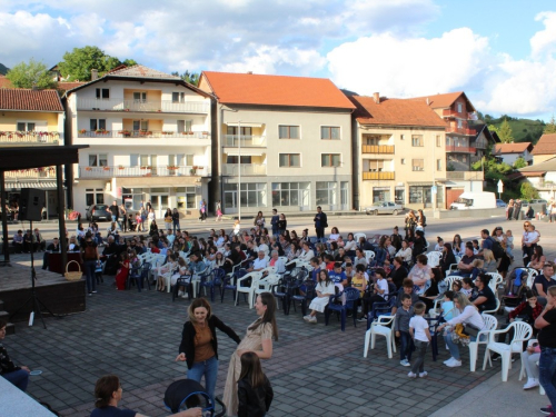 FOTO: U Prozoru održan dječji festival 'Djeca pjevaju Isusu'