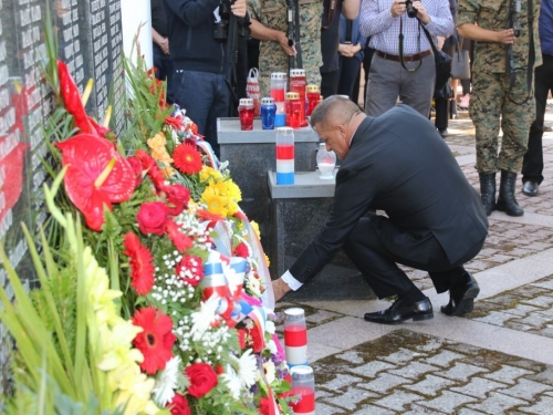 FOTO: Na Uzdolu obilježena 24. obljetnica stravičnog pokolja nad Hrvatima