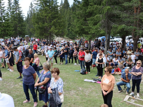 FOTO/VIDEO: Tisuće vjernika na Kedžari proslavilo Divin dan