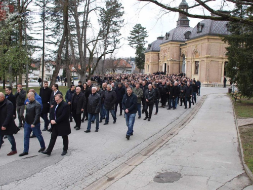 FOTO: Na Mirogoju sahranjen pukovnik Ante Pavlović