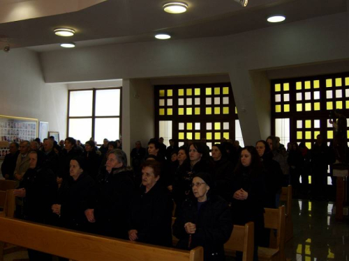 FOTO: Provincijal fra Lovro Gavran predvodio misu i Križni put na Uzdolu