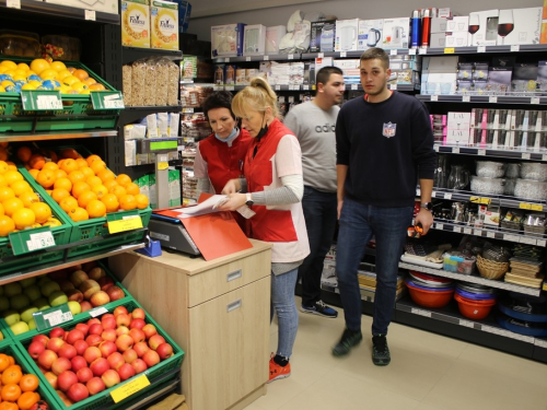 FOTO: U Prozoru otvoren Bakovićev 13. Market