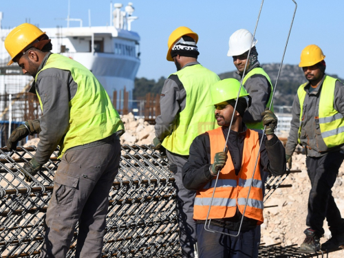 Više od 7.000 stranaca radi u BiH, prednjače Indijci