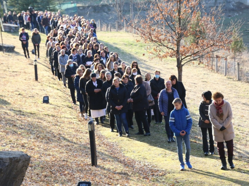 FOTO: Put križa kroz fratarski gaj na Šćitu