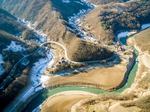 FOTO/VIDEO: Jablaničko jezero povuklo se iz Donje Rame