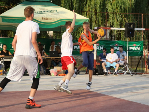 FOTO: Ekipa ''ALF Market'' osvojila Streetball za juniore