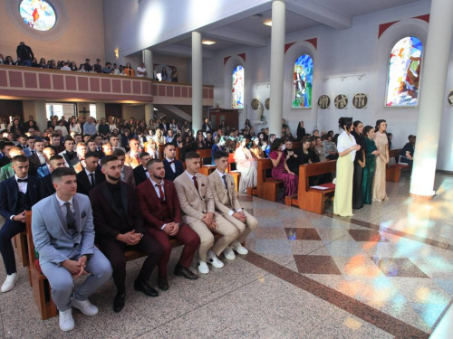 FOTO: Matura 2026. - Defile mladosti na ulicama Prozora