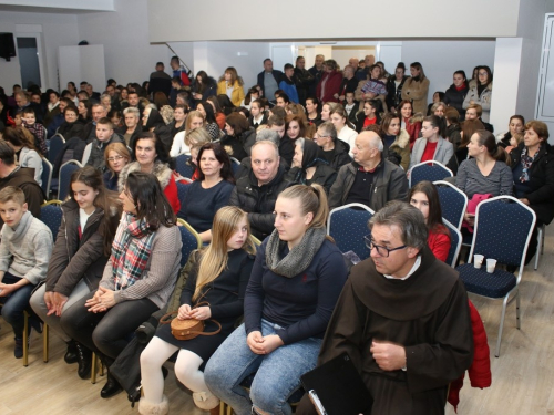 FOTO: Božićna priredba u Rumbocima