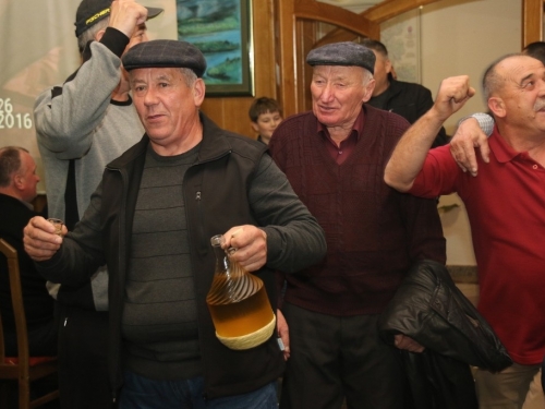 FOTO: Završen Prsten, Penzioneri osvojili turnir