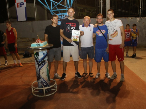 FOTO: Binvest Lubura pobjednik 14. Streetball turnira u Prozoru