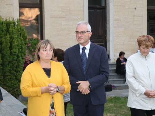 FOTO: Na Šćitu započela trodnevnica, Mladu misu slavio p. Marko Petričević